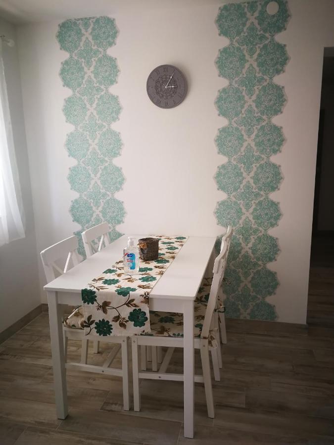 Ucas Apartman Segesvár Kültér fotó
